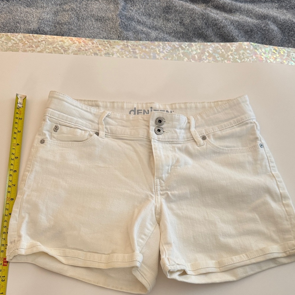 White Women's Shorts